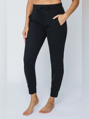 Yogalicious LUX AVENUE SIDE POCKET JOGGER black. Size large. Great condition